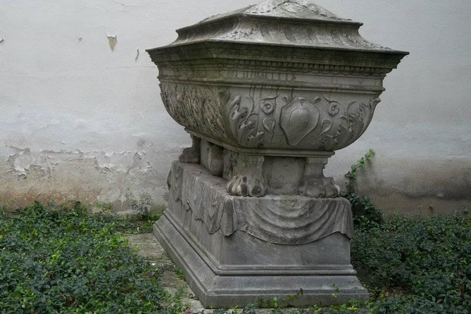 Prague Jewish Quarter Private Half-Day Walking Tour - The Old Jewish Cemetery, where layers tell the story