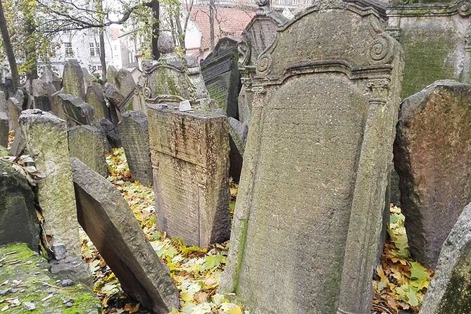 Prague Jewish Quarter Private tour - 3hours - The Old-New Synagogue, about 15 minutes