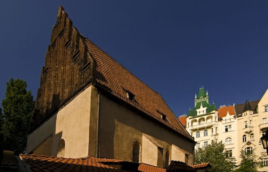 Prague Jewish Quarter Tour in French with Monuments Entrance - Meeting at the Powder Tower