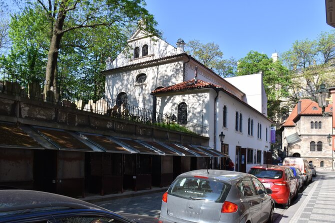 Prague Jewish Quarter Walking Tour with Admission Tickets - A serious subject made easier to follow