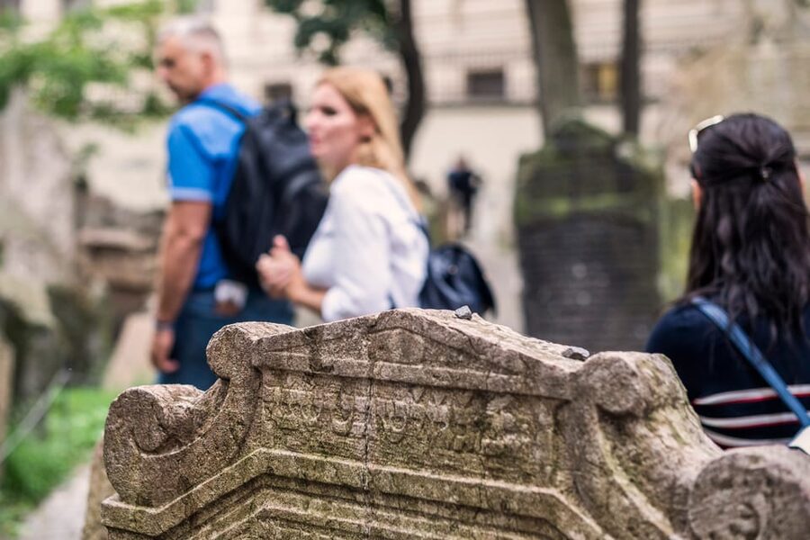Prague: Jewish Quarter Walking Tour with Admission Tickets - Group size, sound and the real pace