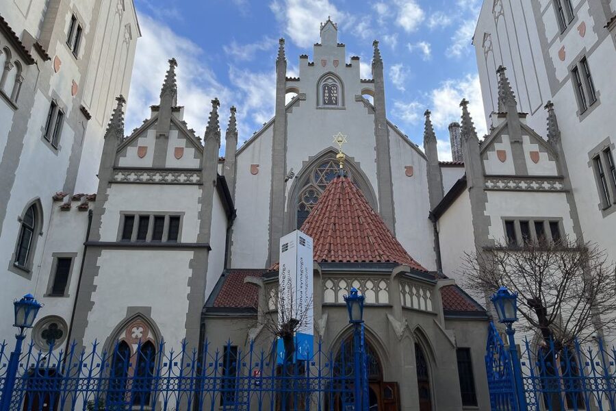 Prague: Jewish Town Guided Walking Tour - Key points to know before booking