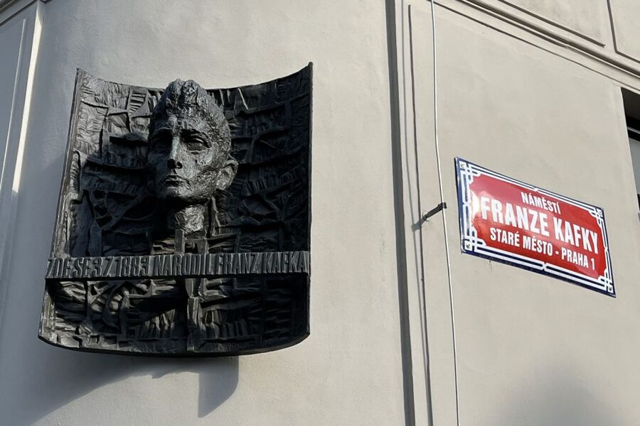 Prague: Jewish Town Guided Walking Tour - Hotel pickup and the three-hour schedule