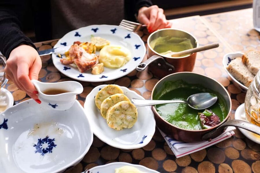 Prague: Local Food Tour in Secrets Hidden Gems - How much food should you expect?