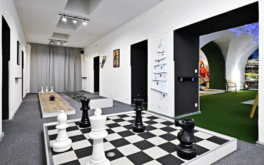 Prague: Mazemania Miniature Golf Experience - The 18-Hole Route Through Unusual Rooms