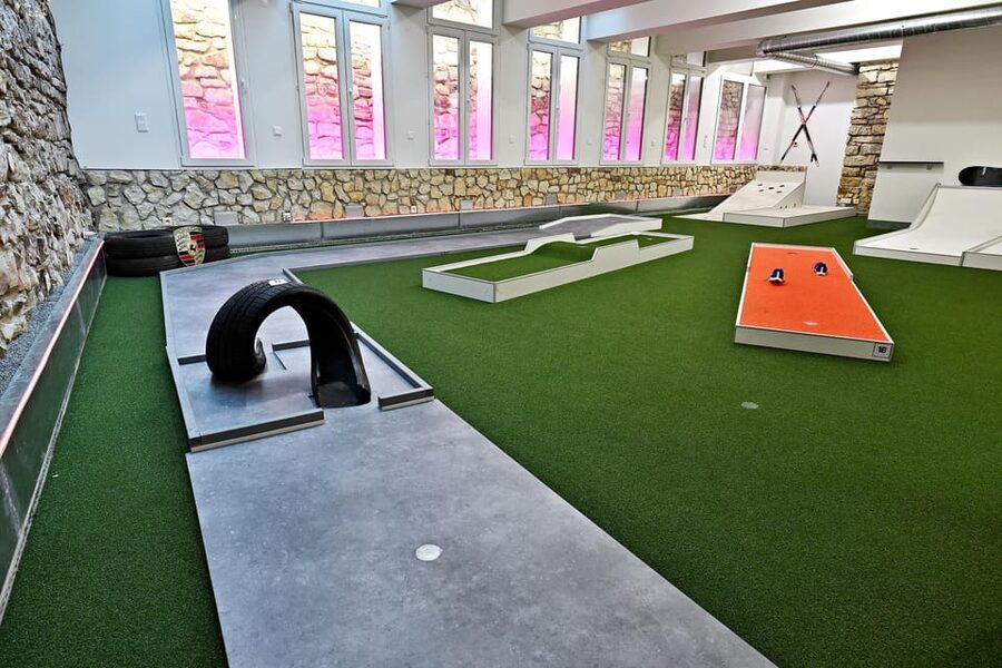 Prague: Mazemania Miniature Golf Experience - Location and Planning Your Visit