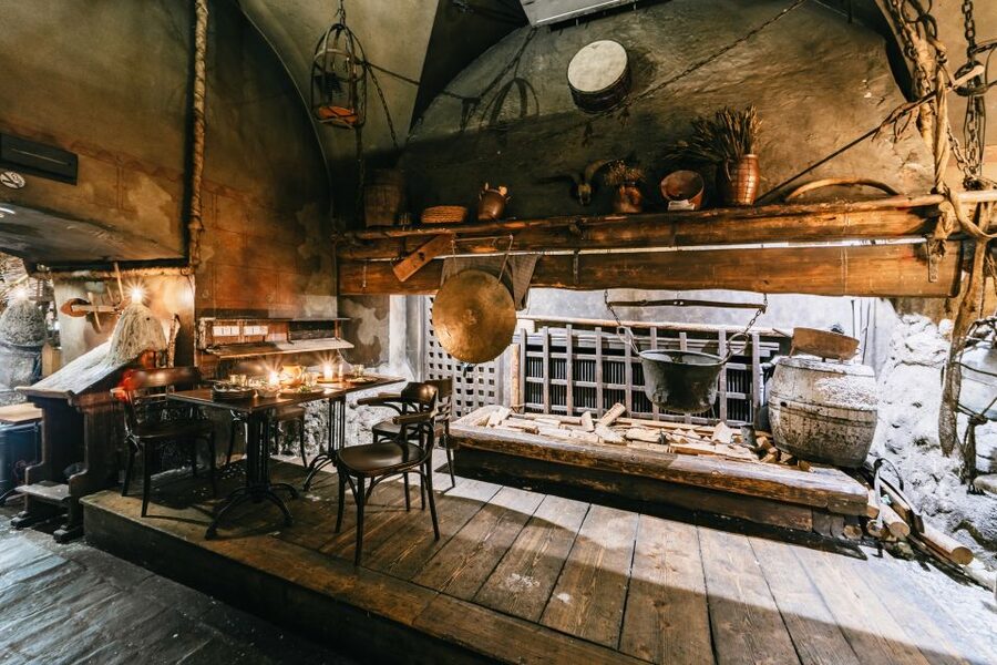 Prague: Medieval Dinner with Unlimited Drinks - Choosing between the afternoon and evening meals