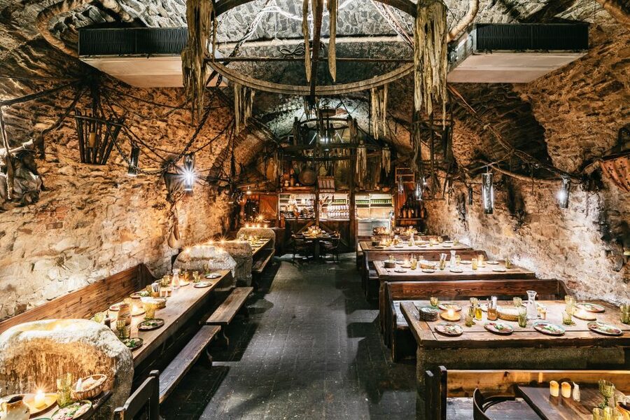 Prague: Medieval Dinner with Unlimited Drinks - The 2.5-hour medieval performance