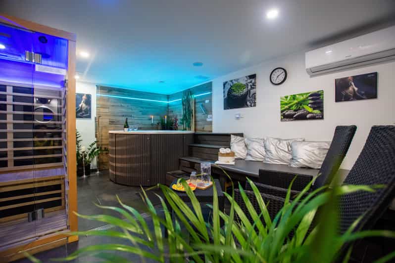 Prague: Modern Private Spa with Jacuzzi and Sauna - Making the most of the two-hour session