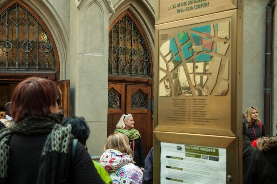 Prague: Old Town and Jewish Quarter Guided Tour in German - Kafka’s birthplace adds a personal detail