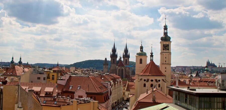 Prague: Old Town and Jewish Quarter Guided Walking Tour - How to get the most from the 90 minutes