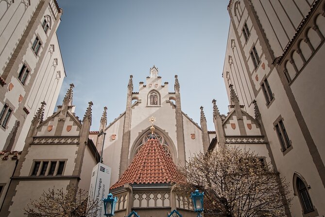 Prague Old Town and Jewish Quarter Walking Tour - Týn Yard and the old merchant quarter