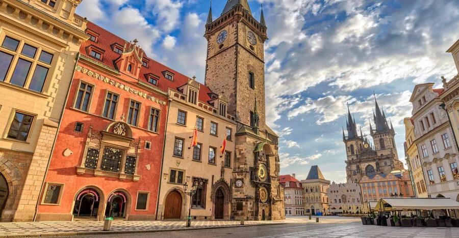 Prague: Old Town, Jewish Quarter & Astro Clock Walking Tour - Why this route works for a first look at Prague