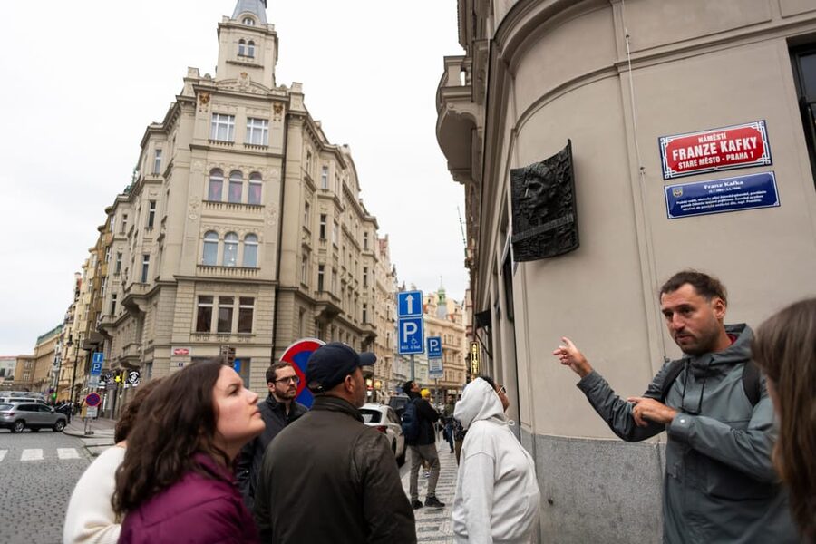 Prague: Old Town, Jewish Quarter & Astro Clock Walking Tour - Old Town Square and the Astronomical Clock