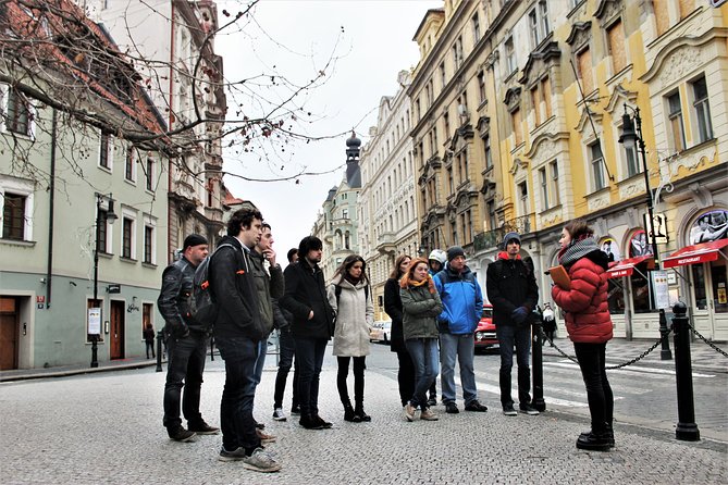 Prague Old Town, Medieval Underground and Dungeon Historical Tour - The dungeon display and the tour’s grim side