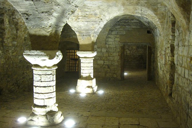Prague Old Town, Medieval Underground and Dungeon Historical Tour - The medieval rooms and what they reveal