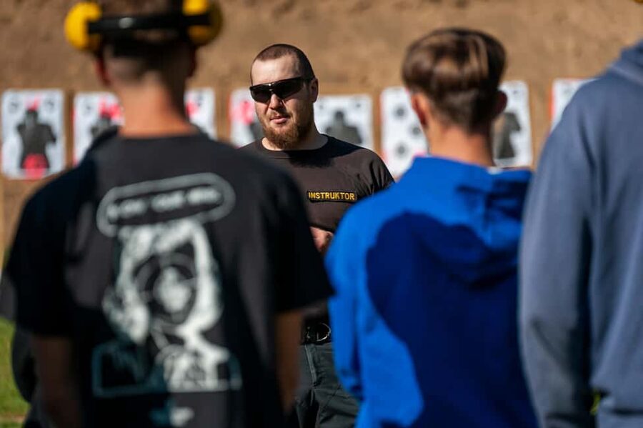 Prague: Outdoor Shooting Experience with up to 10 Guns - Should you book the Prague shooting experience?