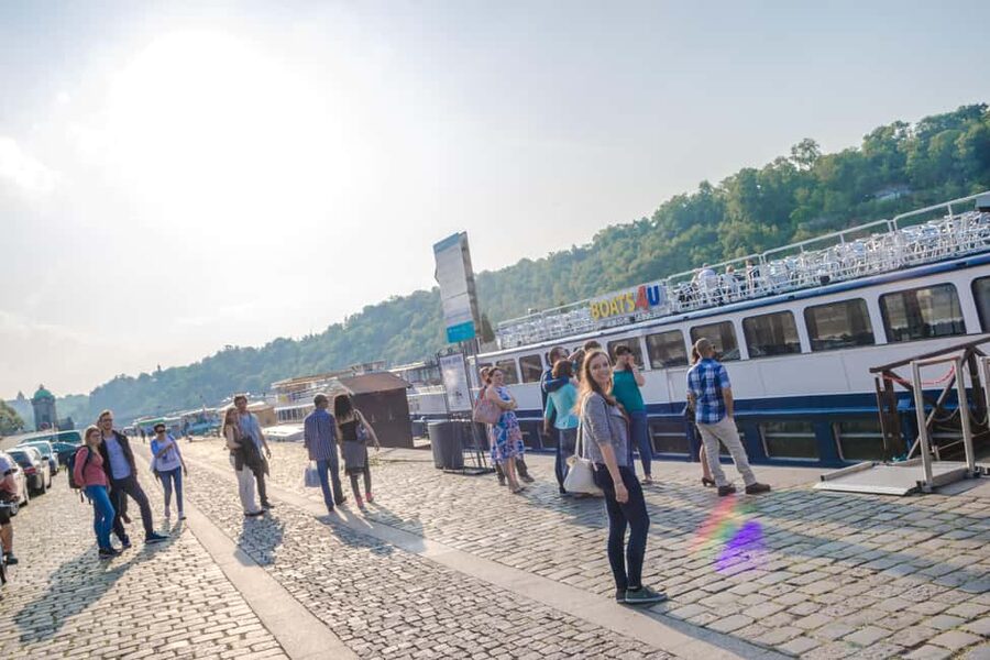 Prague: Panoramic Vltava River Cruise - Kampa Island and the return to Classic River