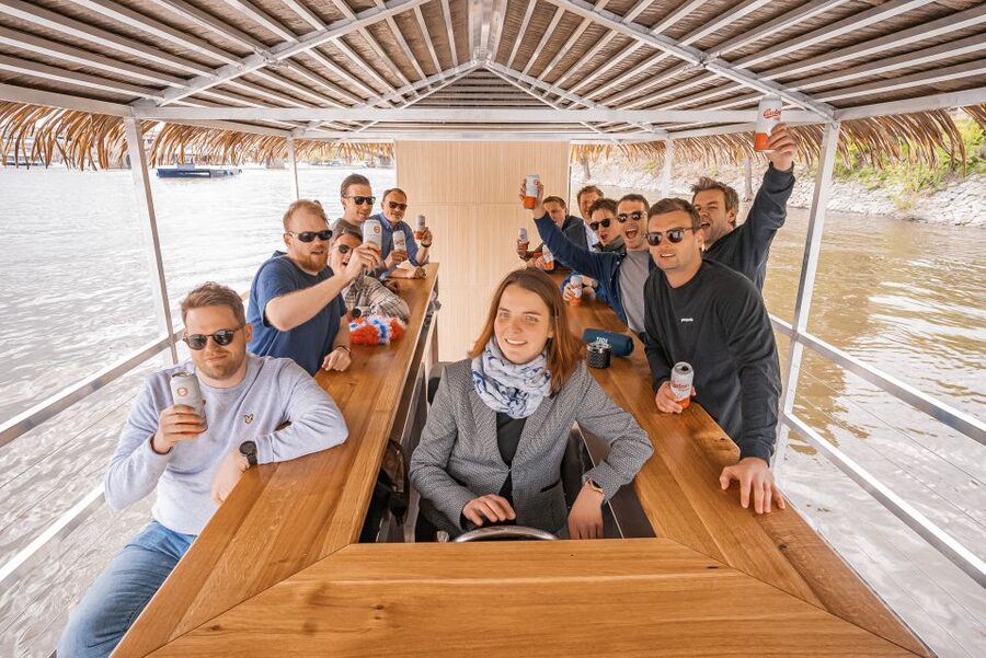 Prague: Party Tiki Boat Sightseeing Cruise with Drinks - Choosing beer, prosecco, or cider