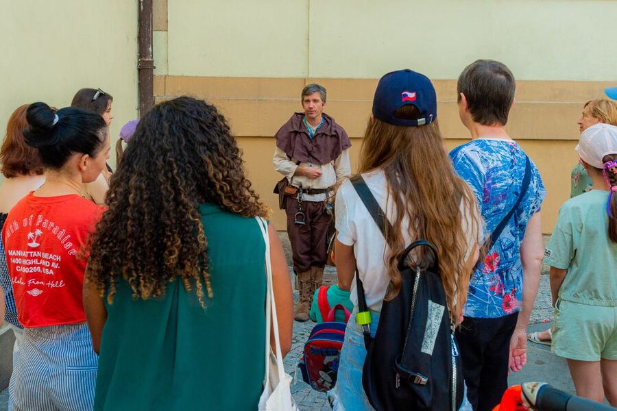 Prague: Plague Doctor Old Town History Walking Tour - Na Františku Hospital and the story of A. Schamsky