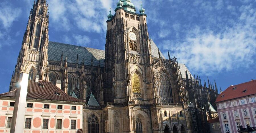 Prague: Prague Castle and Little Quarter Guided Walking Tour - What the private format is worth