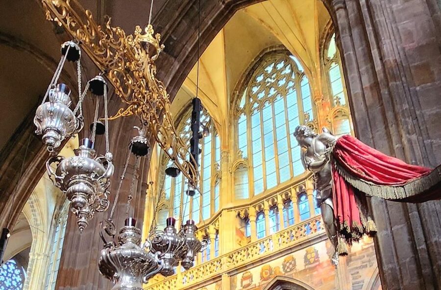 Prague: Prague Castle Private Walking Tour - Golden Lane and the castle’s local legends