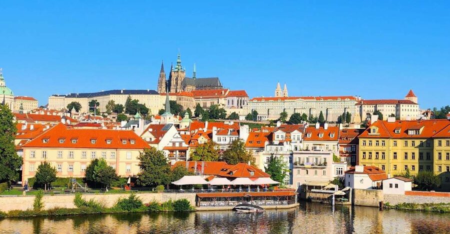 Prague: Prague Castle Private Walking Tour - The guide matters more than usual here