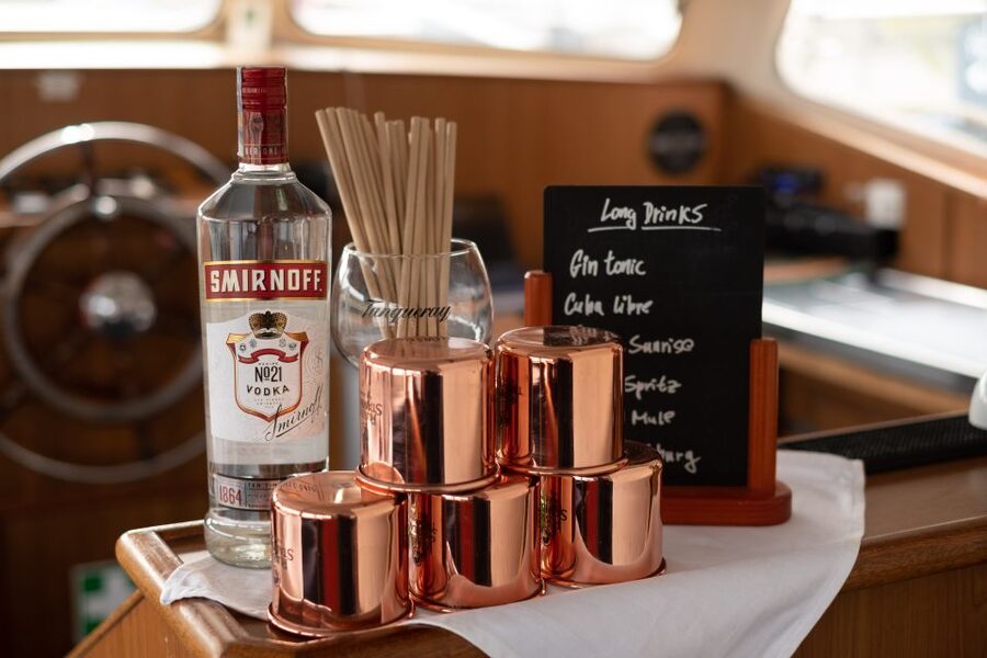 Prague: Private Beer Boat Cruise with Unlimited Beer - Boarding with your own group
