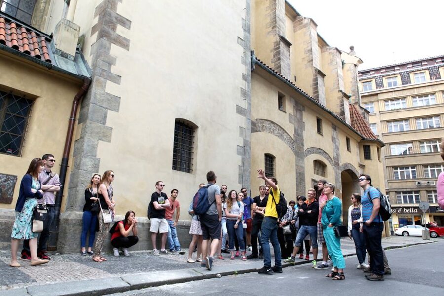 Prague: Private City Walking Tour - What the guiding style adds