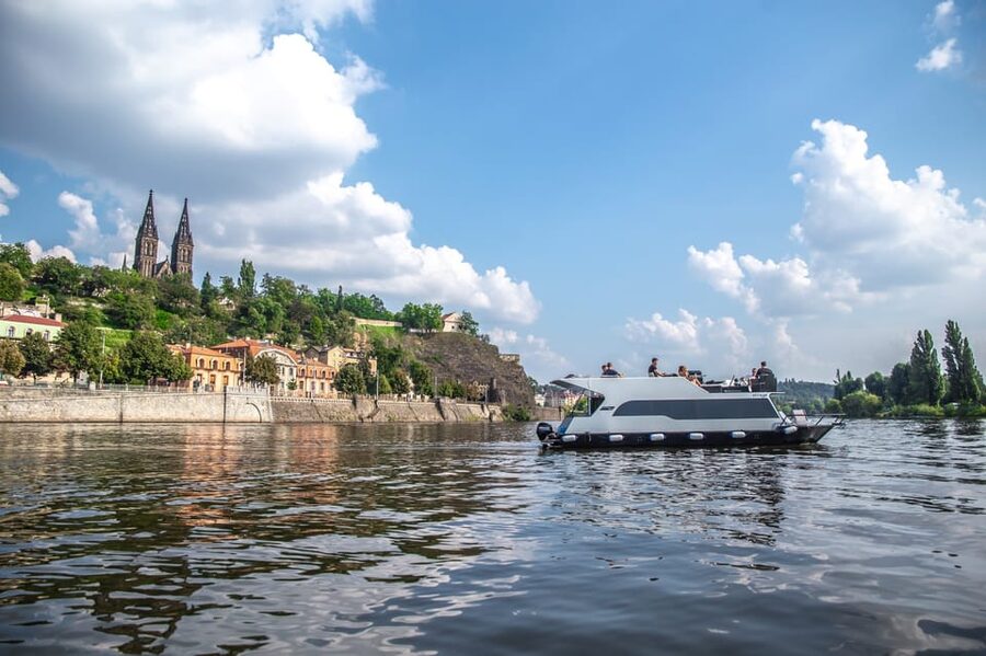 Prague: Private River Cruise with Unlimited Beer or Prosecco - Should you book Yachtboat One?