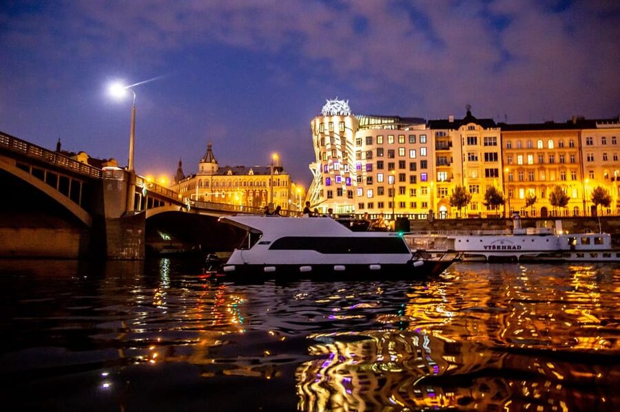 Prague: Private River Cruise with Unlimited Beer or Prosecco - Practical details that affect the experience
