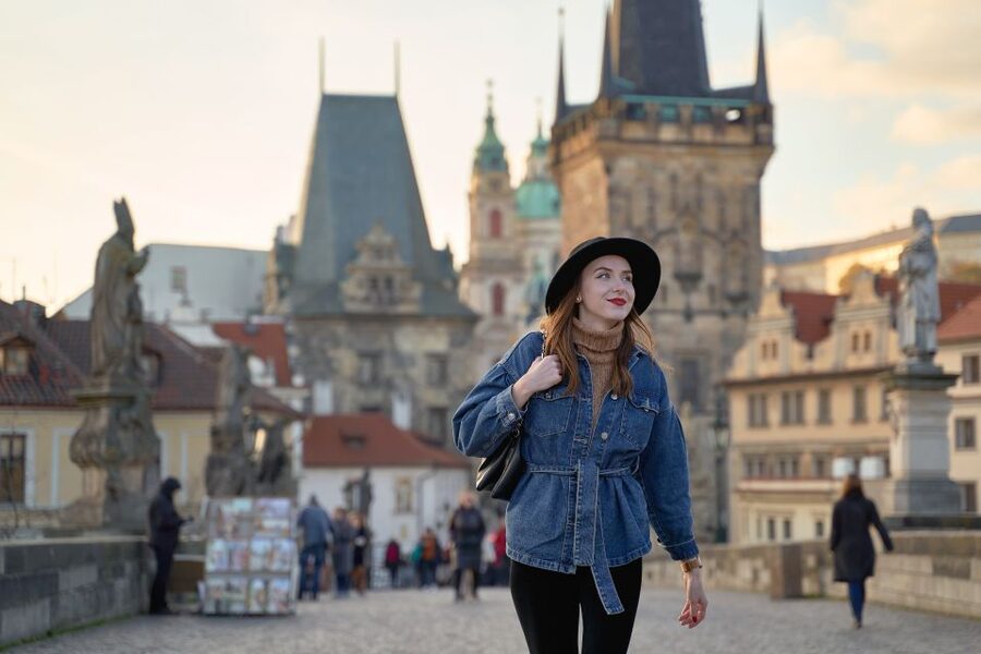 Prague: Professional Photoshoot at Charles Bridge - Why Charles Bridge works so well for portraits