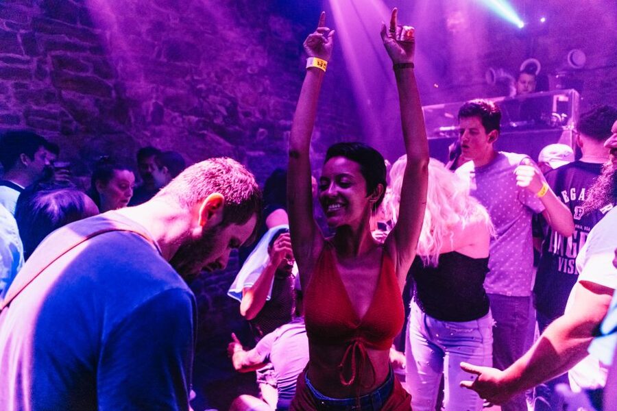Prague: Pub Crawl with Unlimited Drinks & 5-floor Club Entry - Key points to know before you book