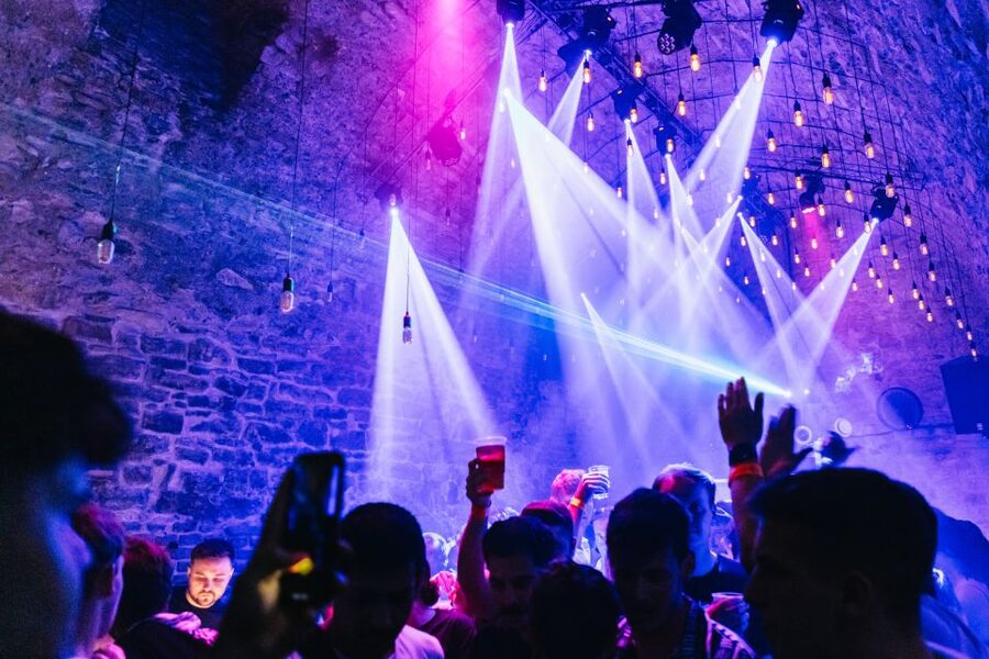 Prague: Pub Crawl with Unlimited Drinks & 5-floor Club Entry - The night starts with an easy way to meet people