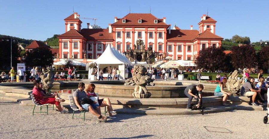 Prague: River & Park Bike Tour to Troja Chateau - Letná Park and the return views