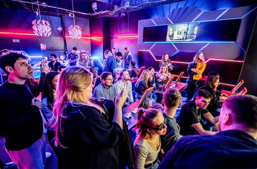 Prague: Robotic Bar Entry with a Drink Included - Watching the robots from the best position