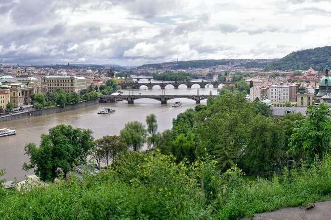 Prague Running Tour: City Highlights And Hidden Places - Martin’s guiding style and pace
