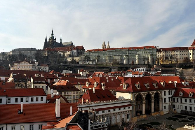 Prague's charming old places tour in Russian language - Prague Castle courtyards and Nový svět
