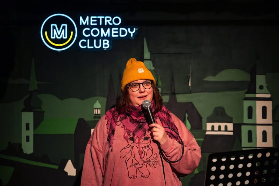 Prague: Saturday Stand-Up Comedy Night in English - The bar, cocktails, and time after the show