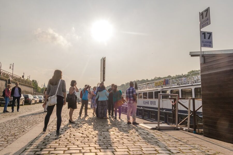 Prague: Sightseeing Boat Cruise with Buffet Dinner - Should You Book the Classic River Dinner Cruise?