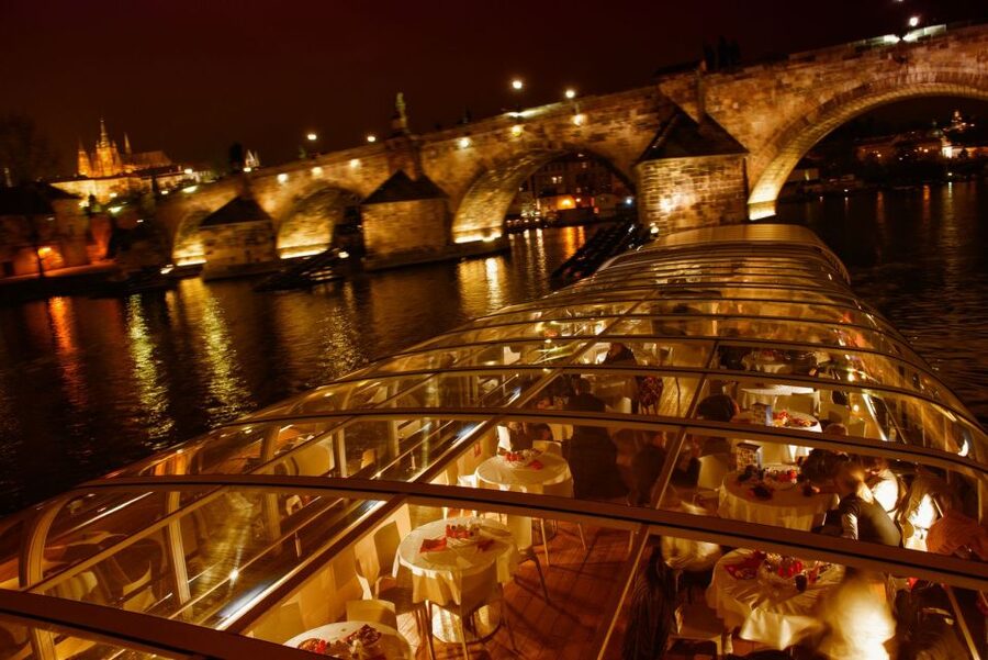 Prague: Sightseeing Dinner Cruise on Open-Top Glass Boat - Drinks and the real cost of the evening