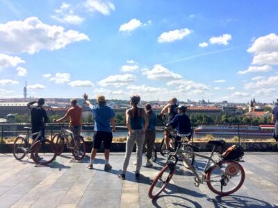 Stunning Viewpoints, Castle, City & Park Bike Tour