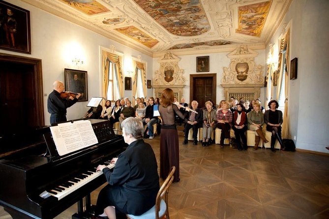 Prague Super Saver: Lobkowicz Palace Concert plus Lobkowicz Palace Museum Entrance Ticket - Finding the palace before 1 pm
