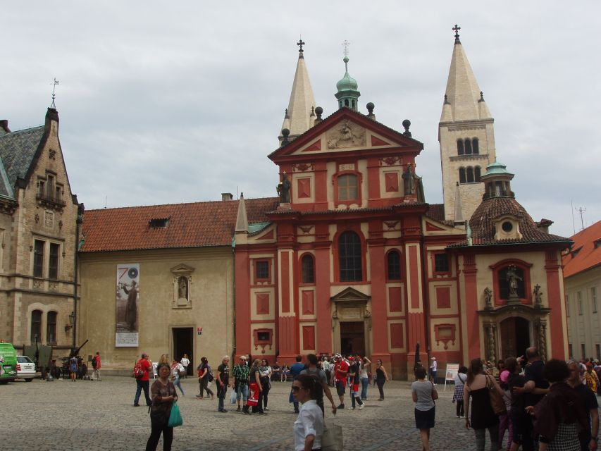 Prague: Tailored Sightseeing Tour in French - Old Town Sights and Medieval Prague