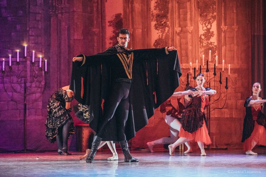 Prague: The Best of Swan Lake Ballet Tickets - Choosing seats and getting a clear view
