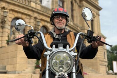 Prague Trike & e-Scooter Tour: Castle Viewpoints & Charles Bridge