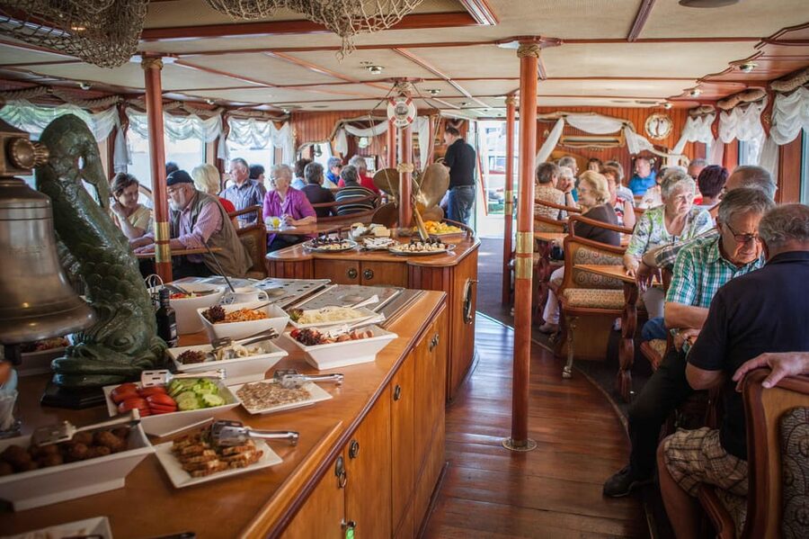 Prague: Vltava River Evening Dinner Cruise - How the price makes sense at $69