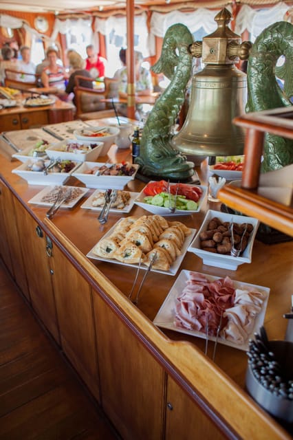Prague: Vltava River Evening Dinner Cruise - Who will enjoy this cruise most