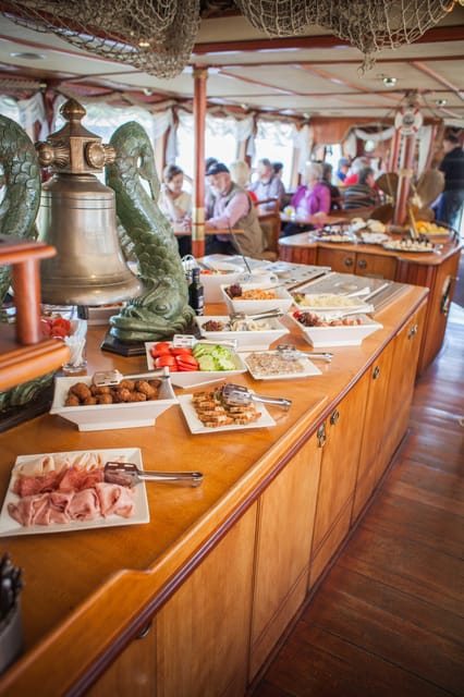Prague: Vltava River Evening Dinner Cruise - Should you book the Vltava dinner cruise?
