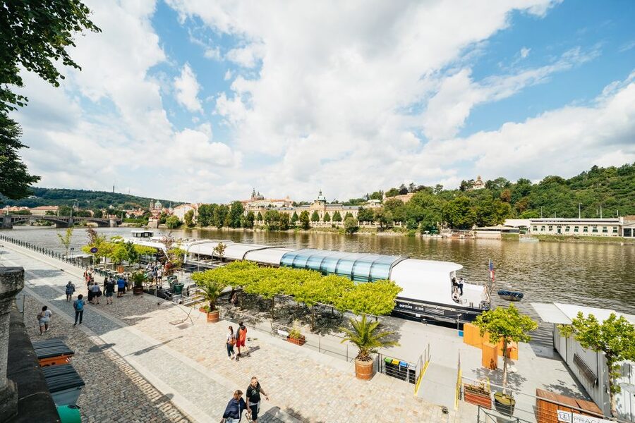 Prague: Vltava River Lunch Cruise in an Open-Top Glass Boat - Quick takeaways
